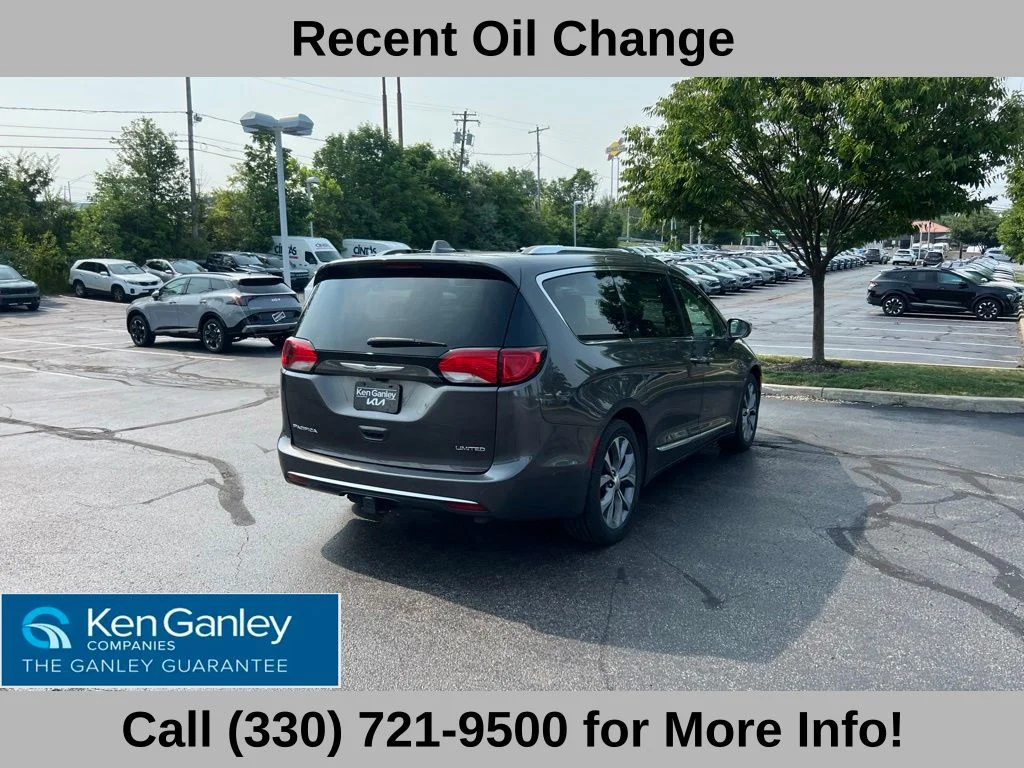 Used 2020 Gray Chrysler Limited image 5