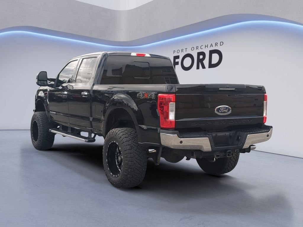 Used 2019 Black Metallic Ford Lariat image 5
