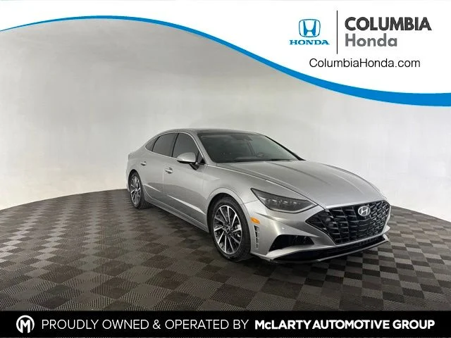 Used 2022 Silver Hyundai Limited image 1
