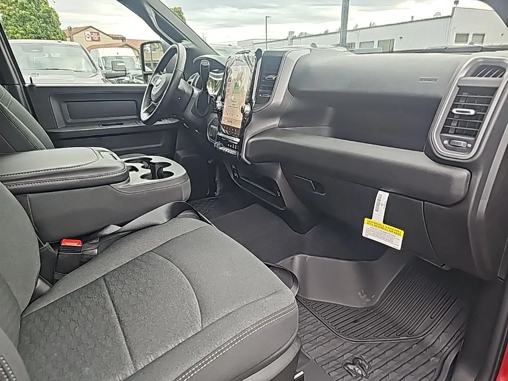 2025 RAM 3500 Tradesman - Photo 8