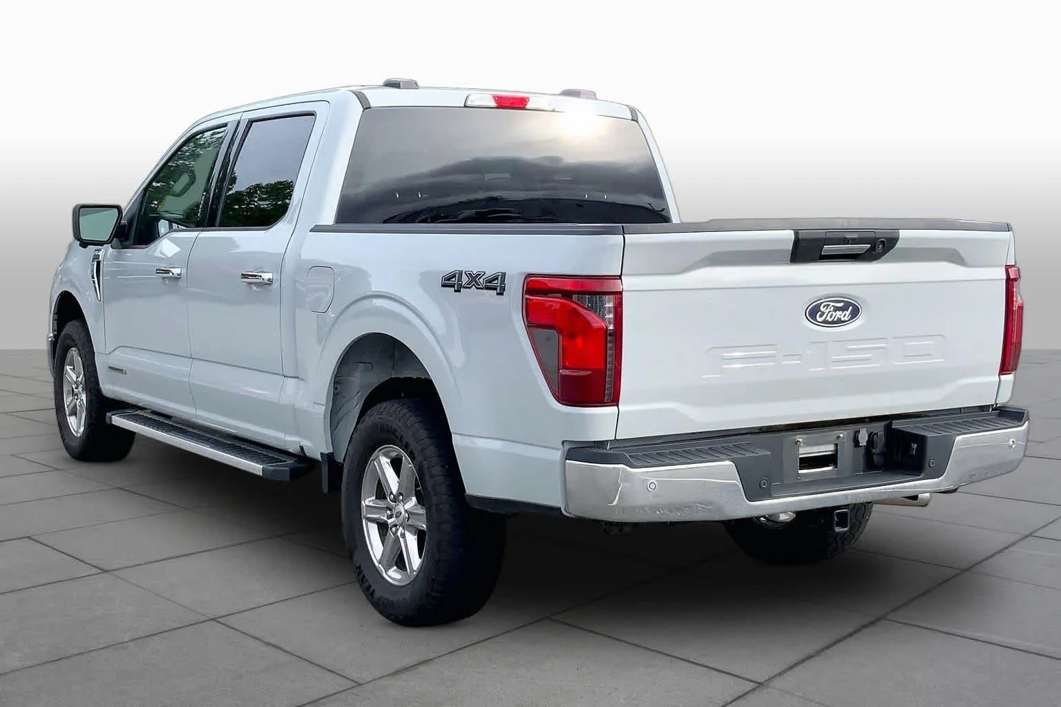 Used 2024 Avalanche Ford XLT image 12