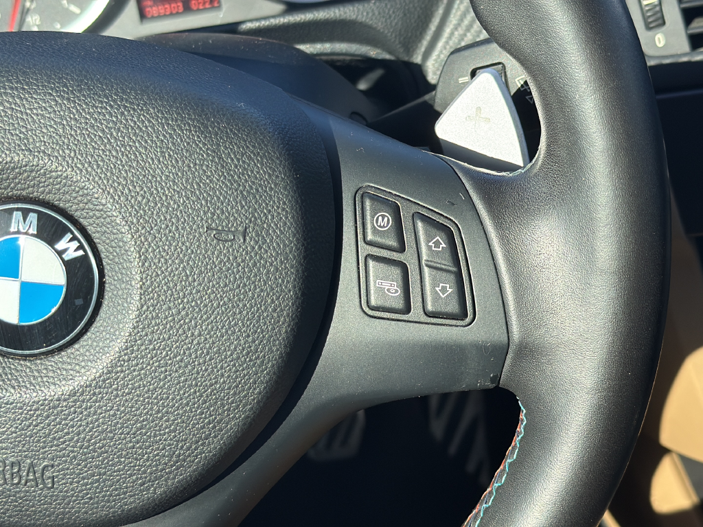 Used 2011  BMW Base image 15