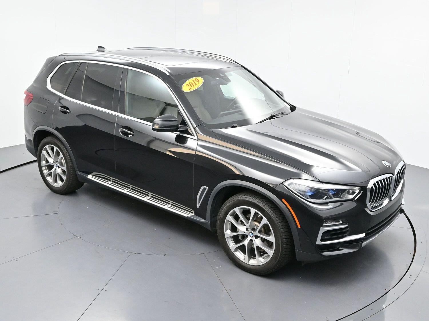 Used 2019 Black Sapphire Metallic BMW xDrive40i image 45