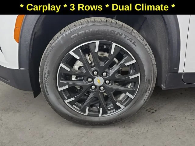 Used 2025 Summit White Chevrolet LT image 9