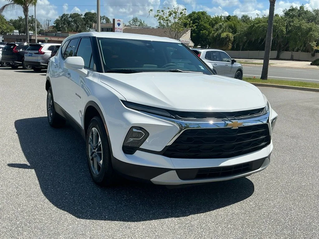Used 2024 White Chevrolet LT image 12