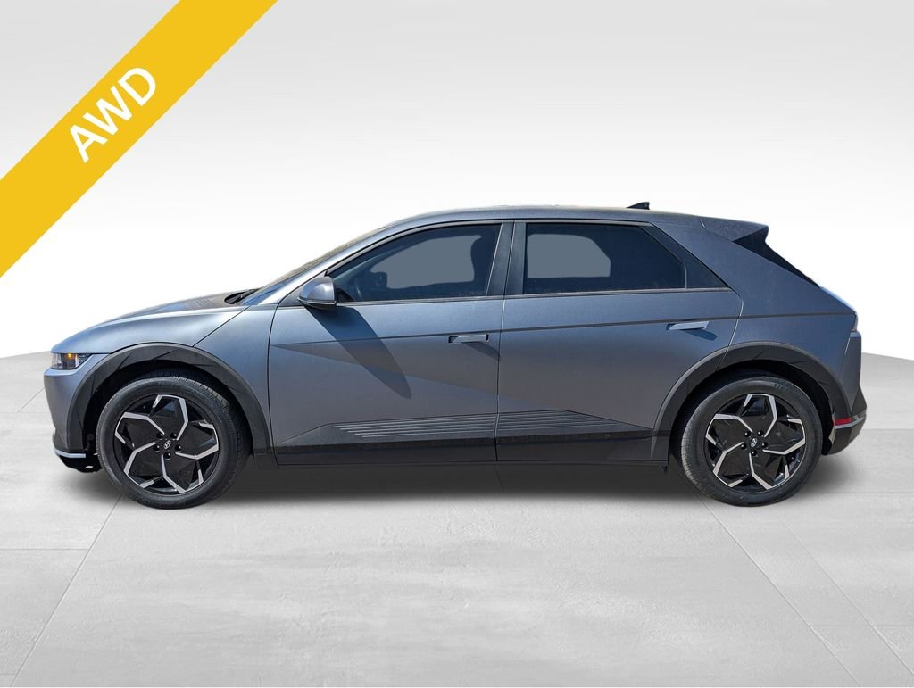 Used 2024 Gray Hyundai SEL image 2