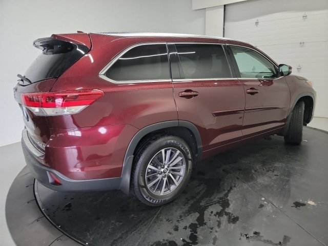 Used 2018 Ooh La La Rouge Mica Toyota SE image 8