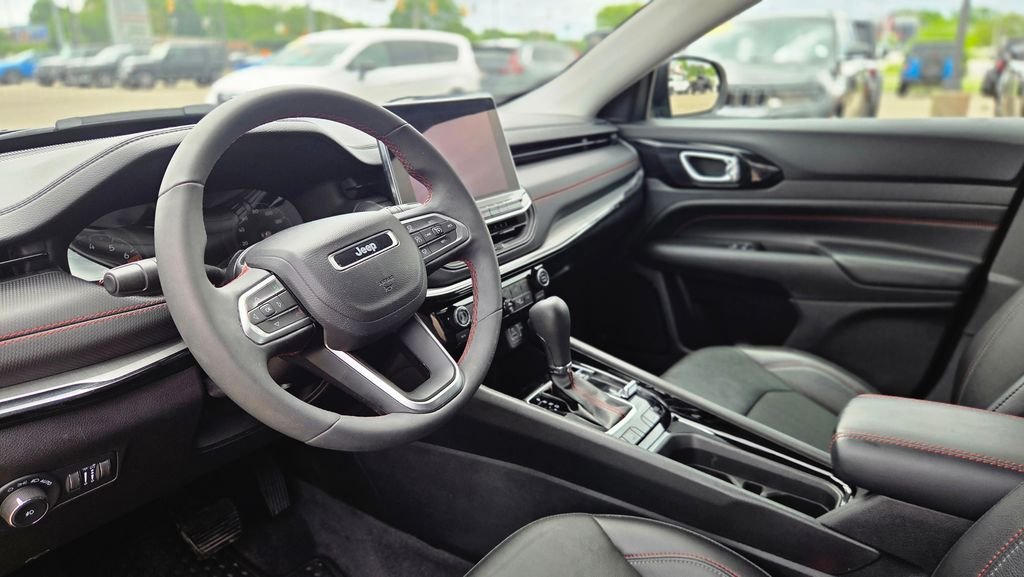 Used 2022 Black Jeep Trailhawk image 21