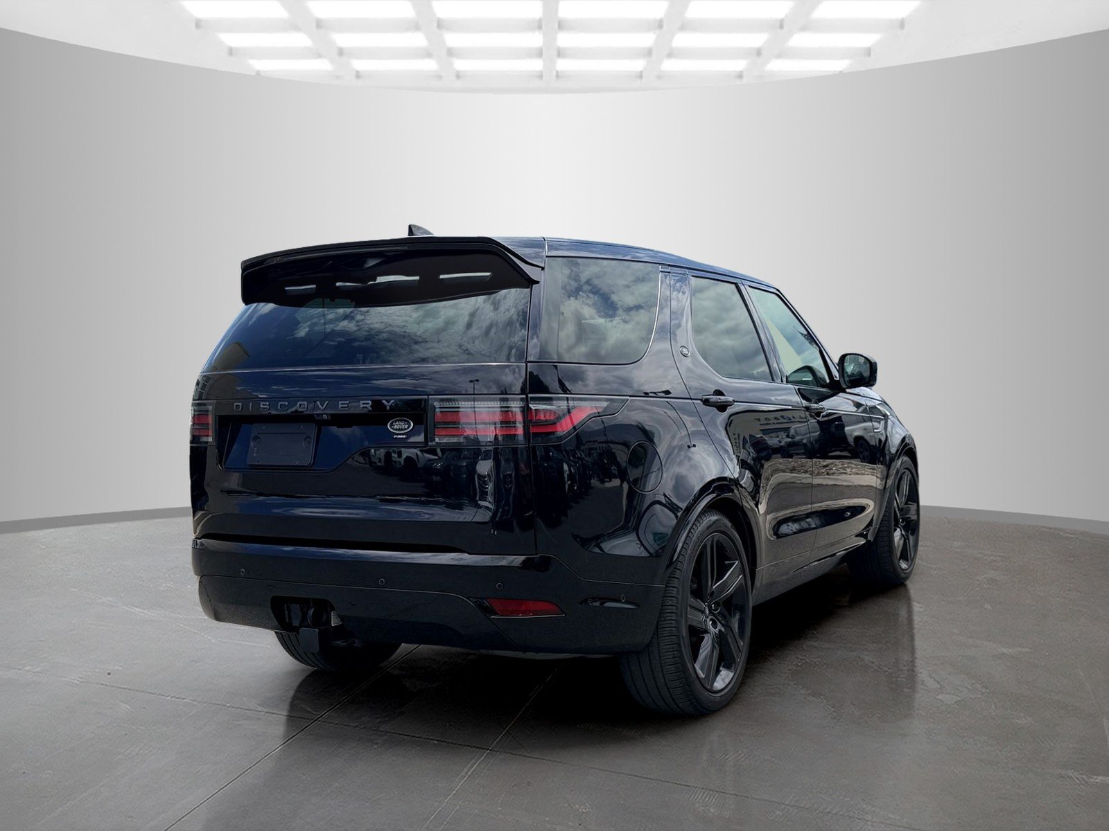 Used 2022 Black Land Rover HSE R-Dynamic image 5
