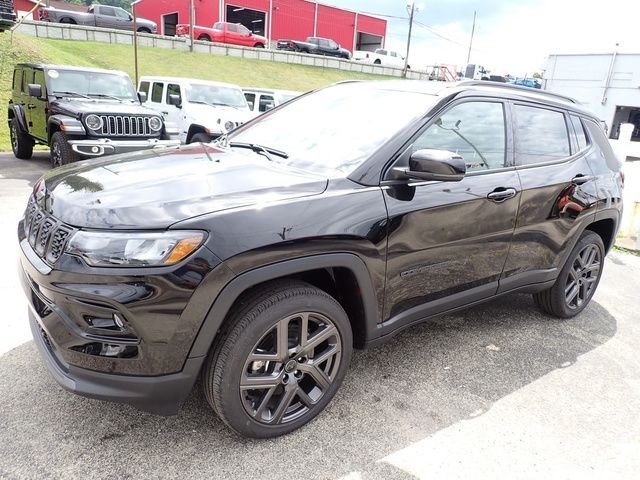 New 2026 Diamond Black Crystal Pearlcoat Jeep Limited image 2