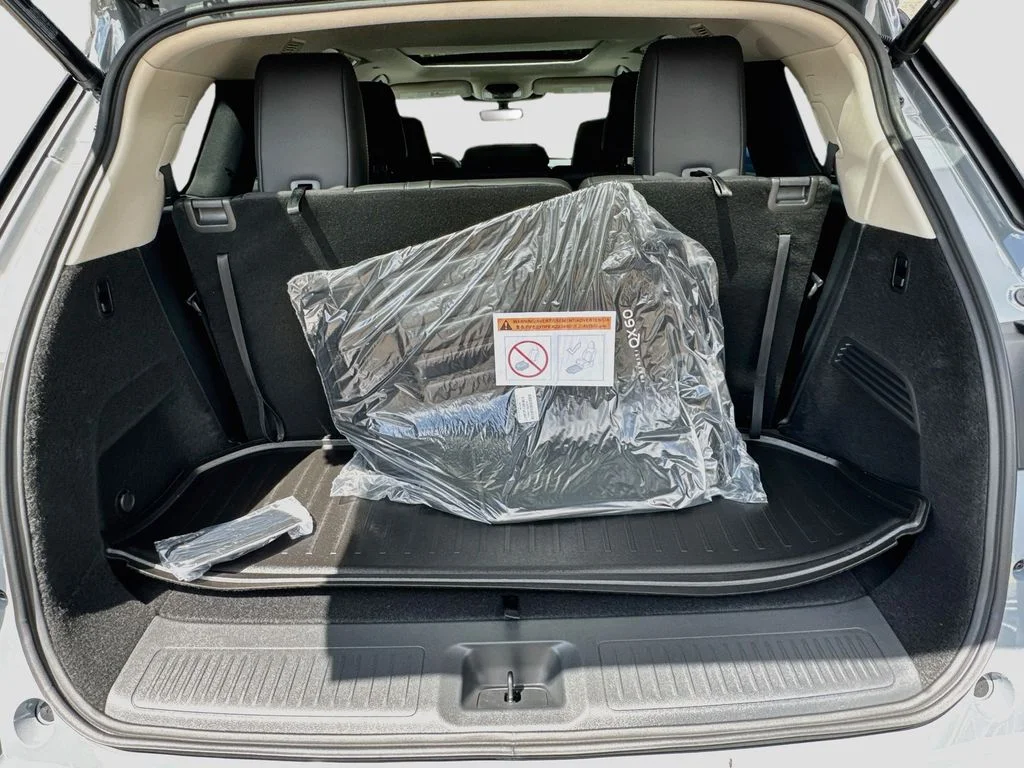New 2027 HARBOR GRAY INFINITI Luxe FWD image 28
