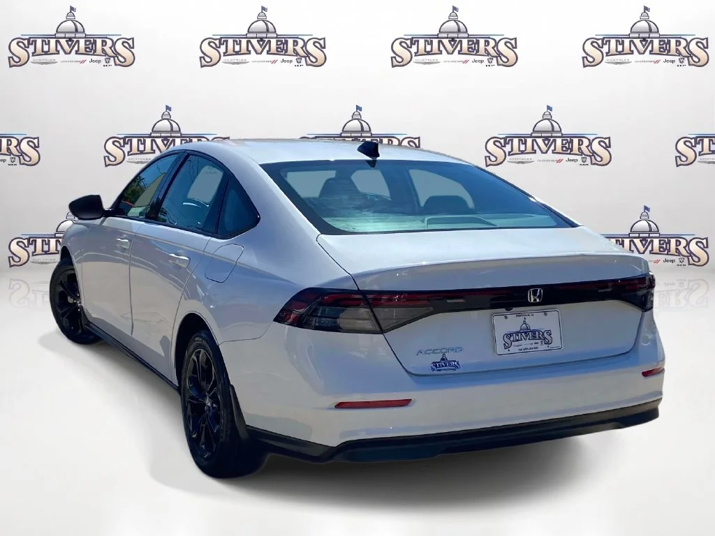 Certified Used 2025 White Honda SE image 6