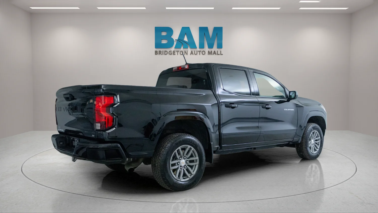 Used 2023 Black Chevrolet LT image 7