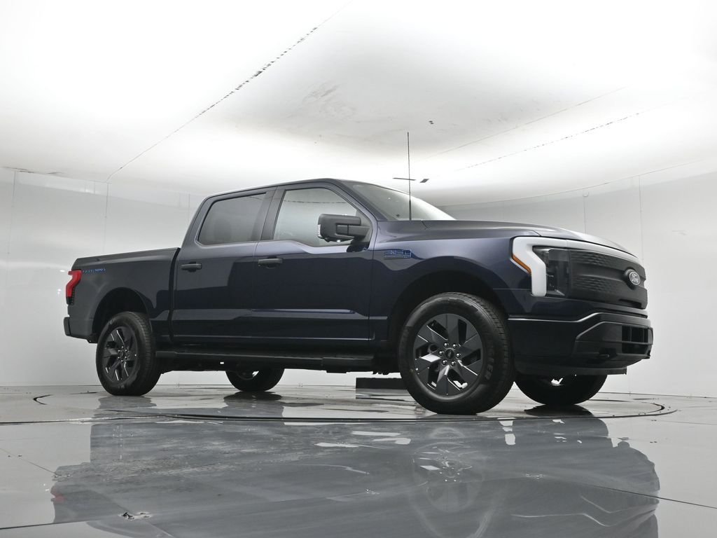 Used 2024 Blue Ford XLT image 4