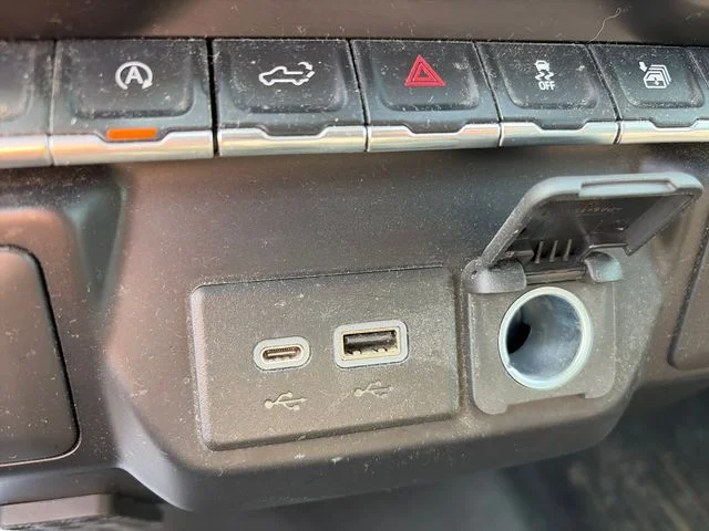 Used 2020 Black GMC SLE image 17