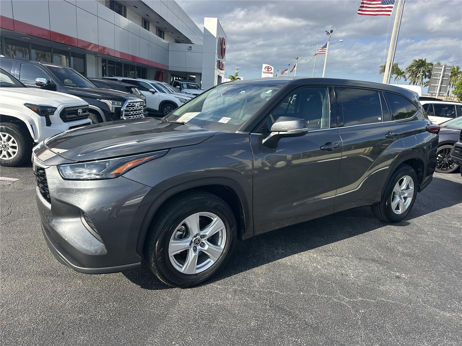 2022 Toyota Highlander L