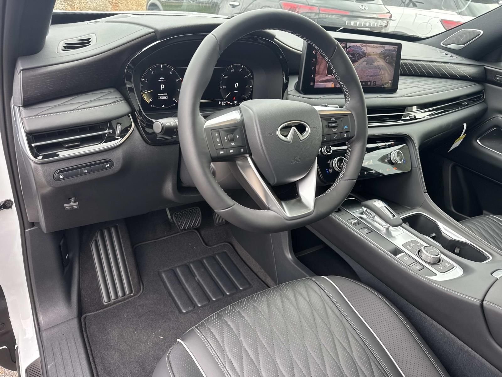 New 2027 2T RAD WHT INFINITI Autograph AWD image 14