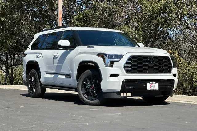 New 2026 Wind Chill Pearl <sup>1</sup> Toyota  Platinum image 2