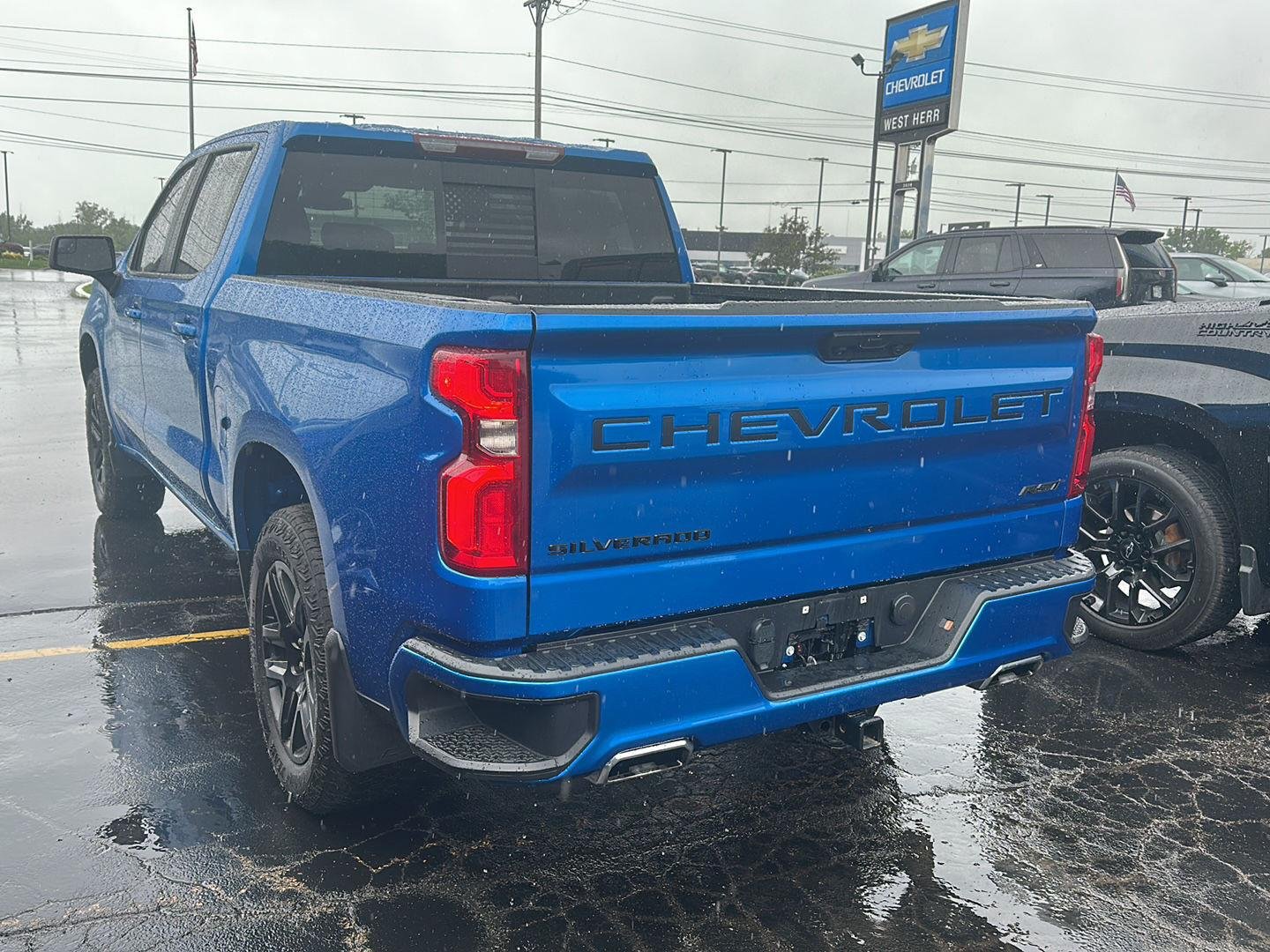 Used 2023 Glacier Blue Metallic Chevrolet RST image 4