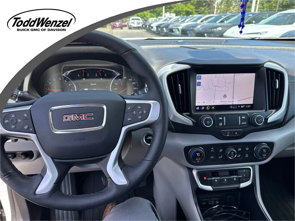 2023 GMC Terrain SLT AWD's photo