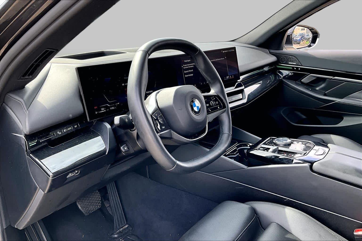 Used 2025 Dark Graphite Metallic BMW 530i image 15