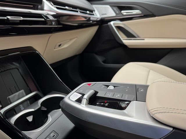 2025 BMW X1 28i - Photo 19