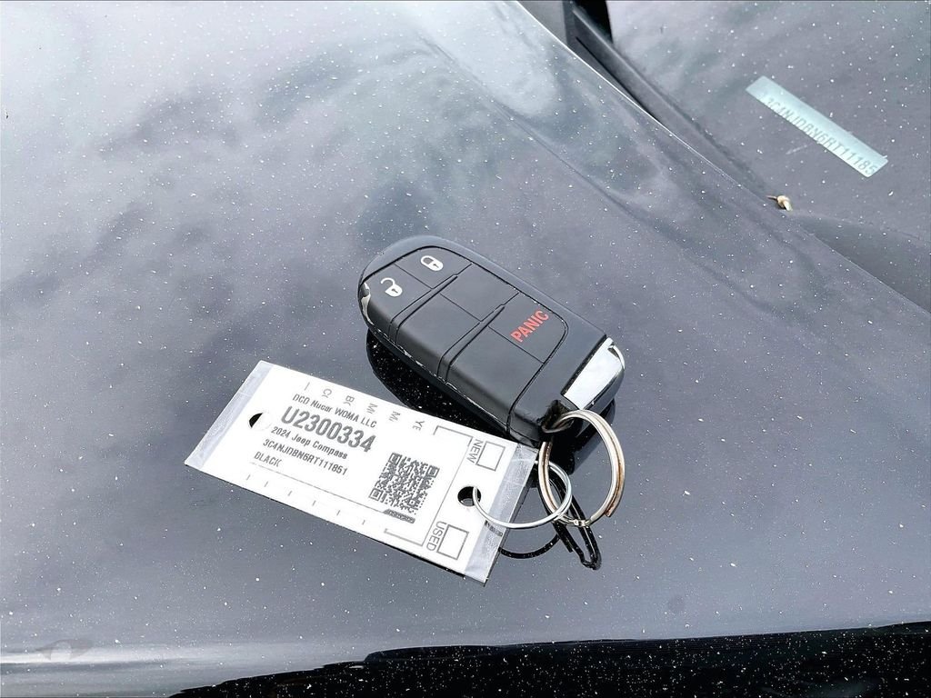 Used 2024 Black Jeep Latitude image 30