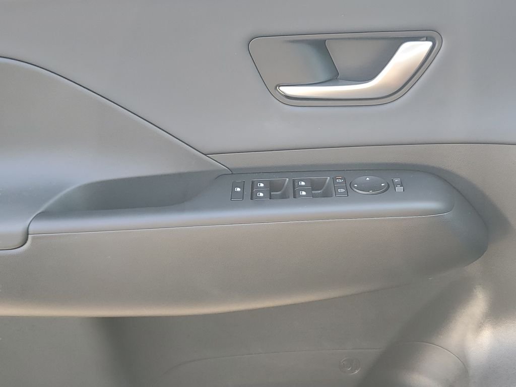 2026 Hyundai Kona SEL Premium - Photo 18
