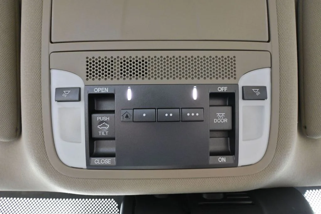 Used 2020 Black Acura 2.4L image 26