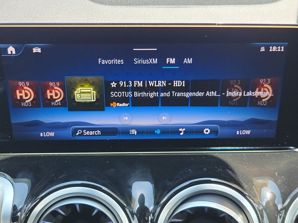 New 2026 Polar White Mercedes-Benz GLB 250 image 16