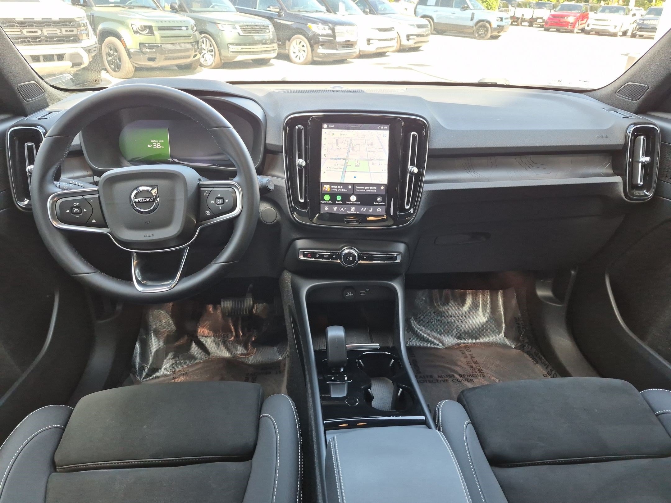 Certified Used 2023 Crystal White Volvo Ultimate image 25