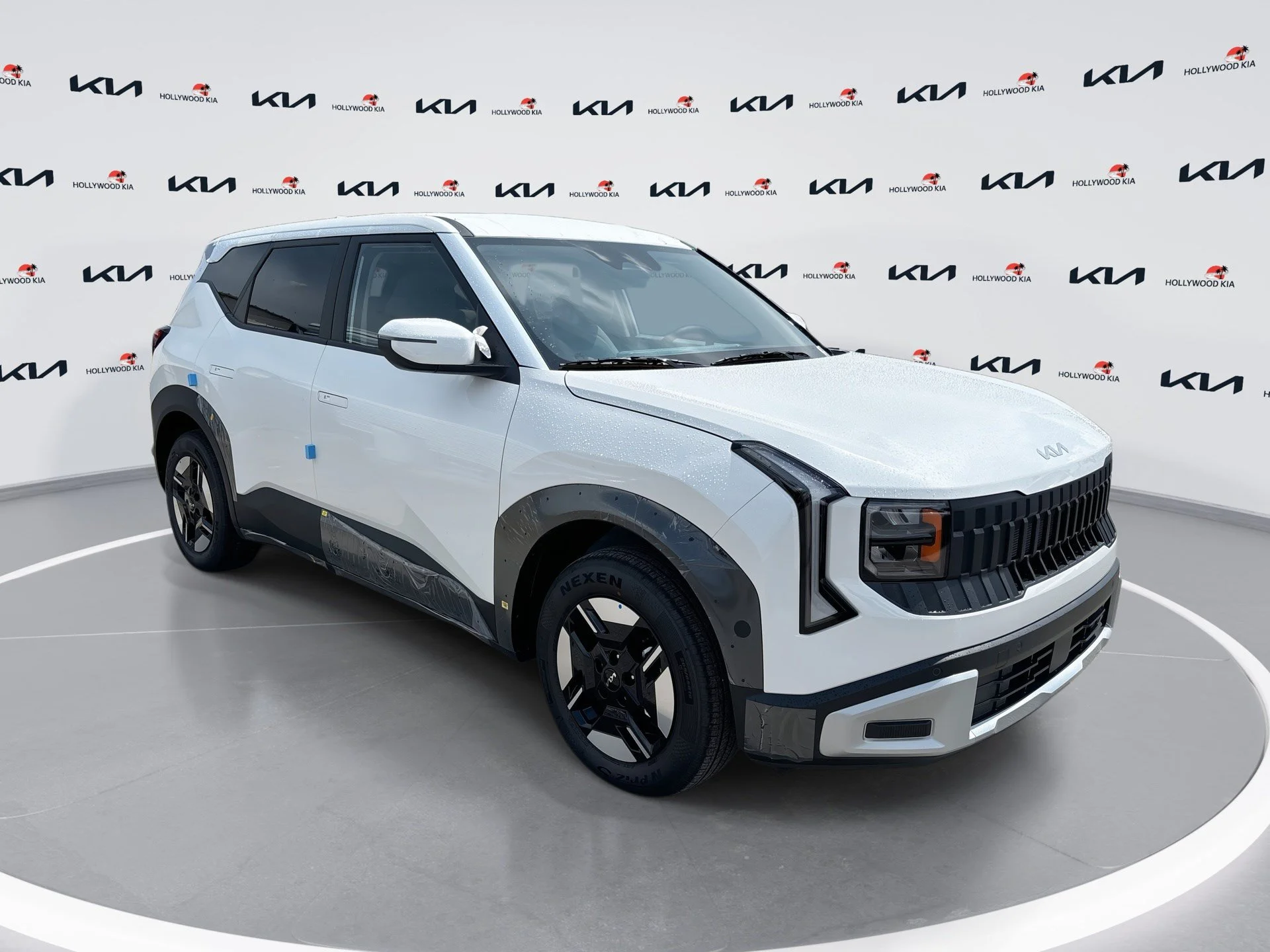 New 2027 Snow White Pearl Kia LX image 1