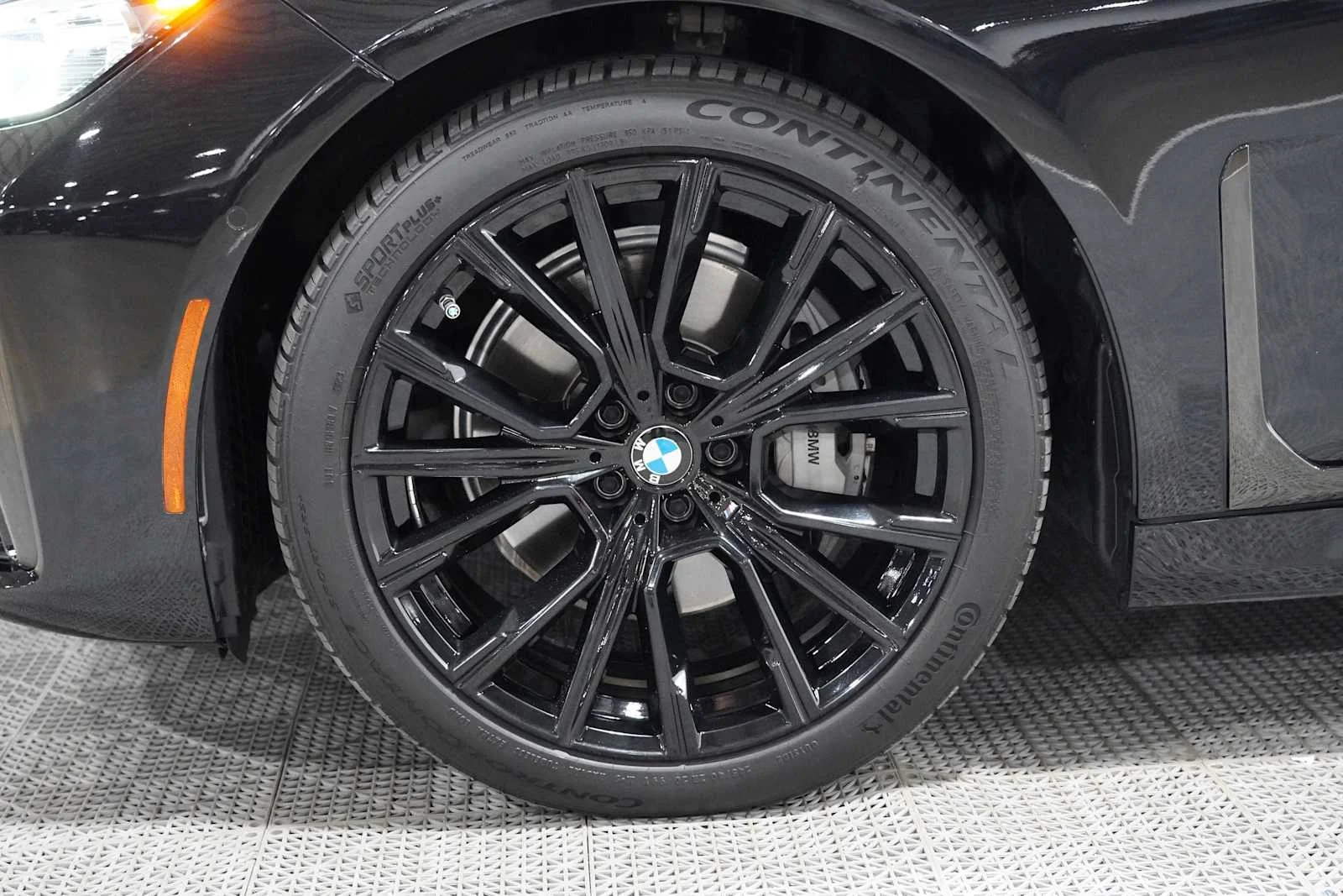 Used 2020 Black Sapphire Metallic BMW 740i xDrive image 8