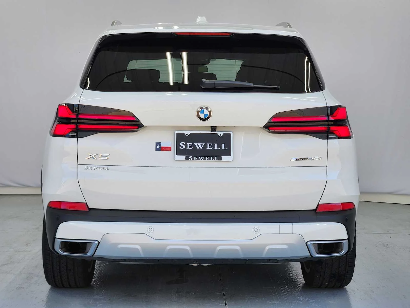 Certified Used 2026 Alpine White BMW sDrive40i image 7