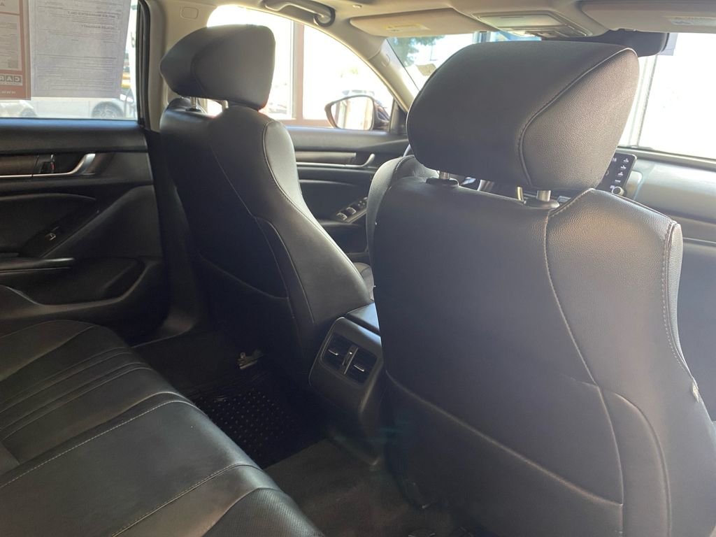Used 2019  Honda EX-L image 17