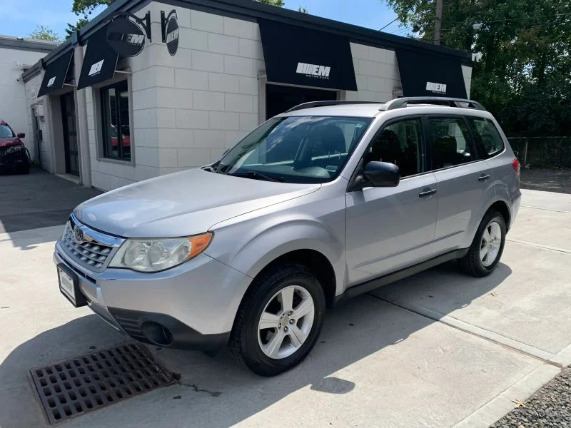 Used 2012 Silver Subaru 2.5X Sport Utility 4D image 3