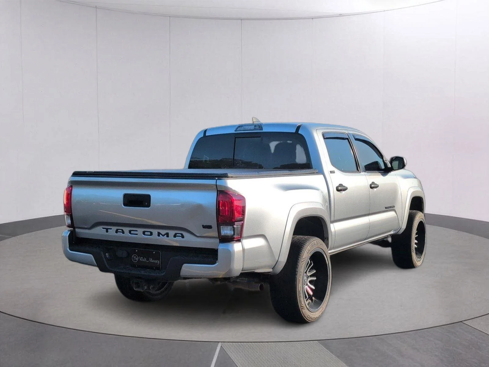 Used 2022 Celestial Silver Metallic Toyota SR5 V6 image 8