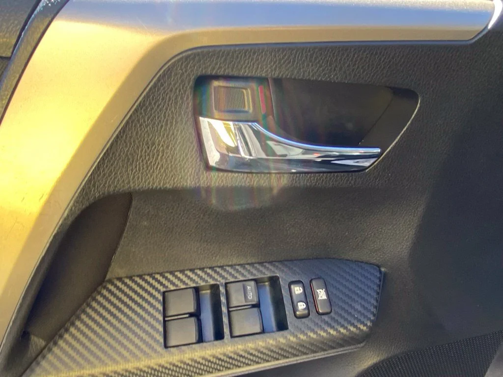 Used 2014 Gray Toyota XLE image 21