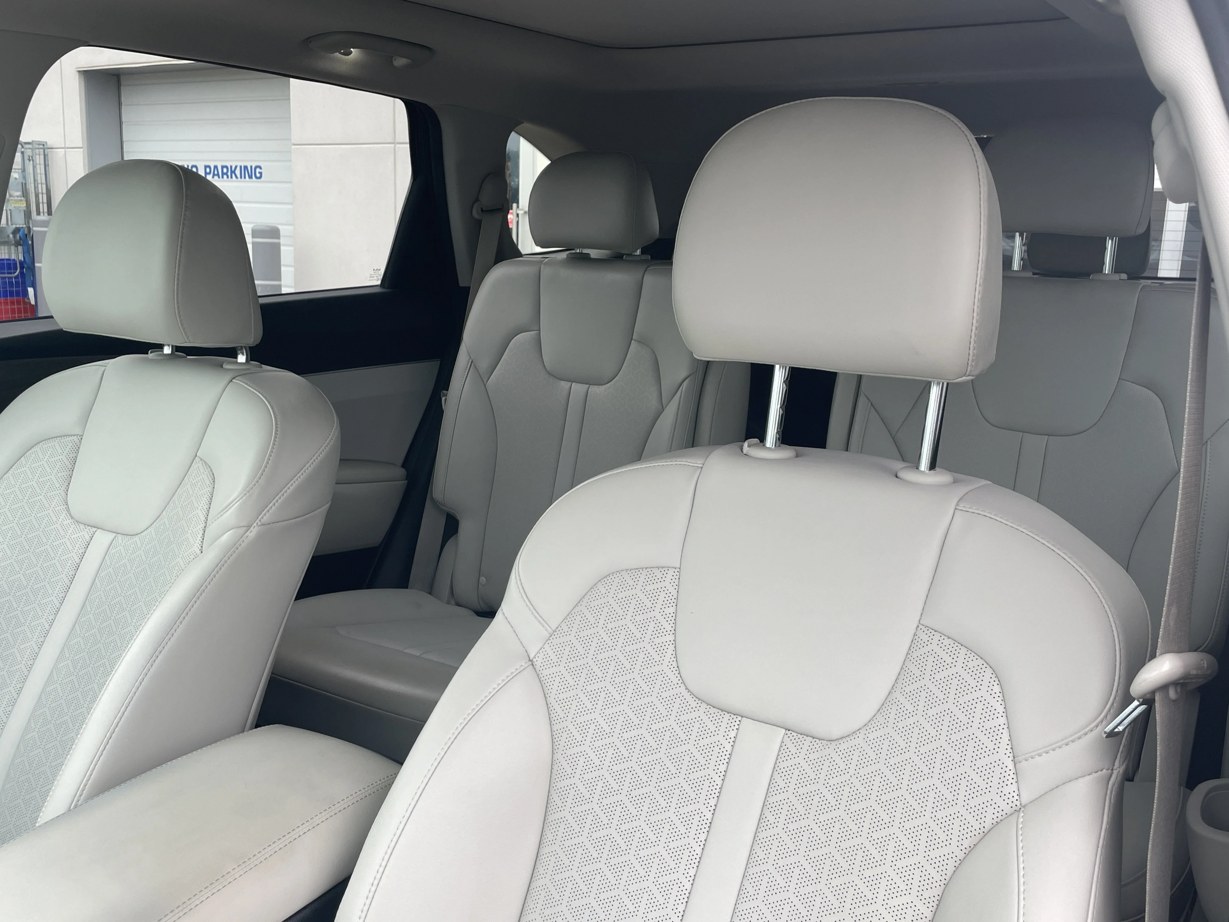 Used 2023 Aruba Green Kia X-Line EX image 16
