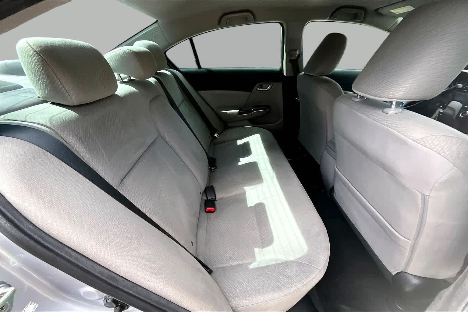 Used 2013 Alabaster Silver Metallic Honda LX image 20