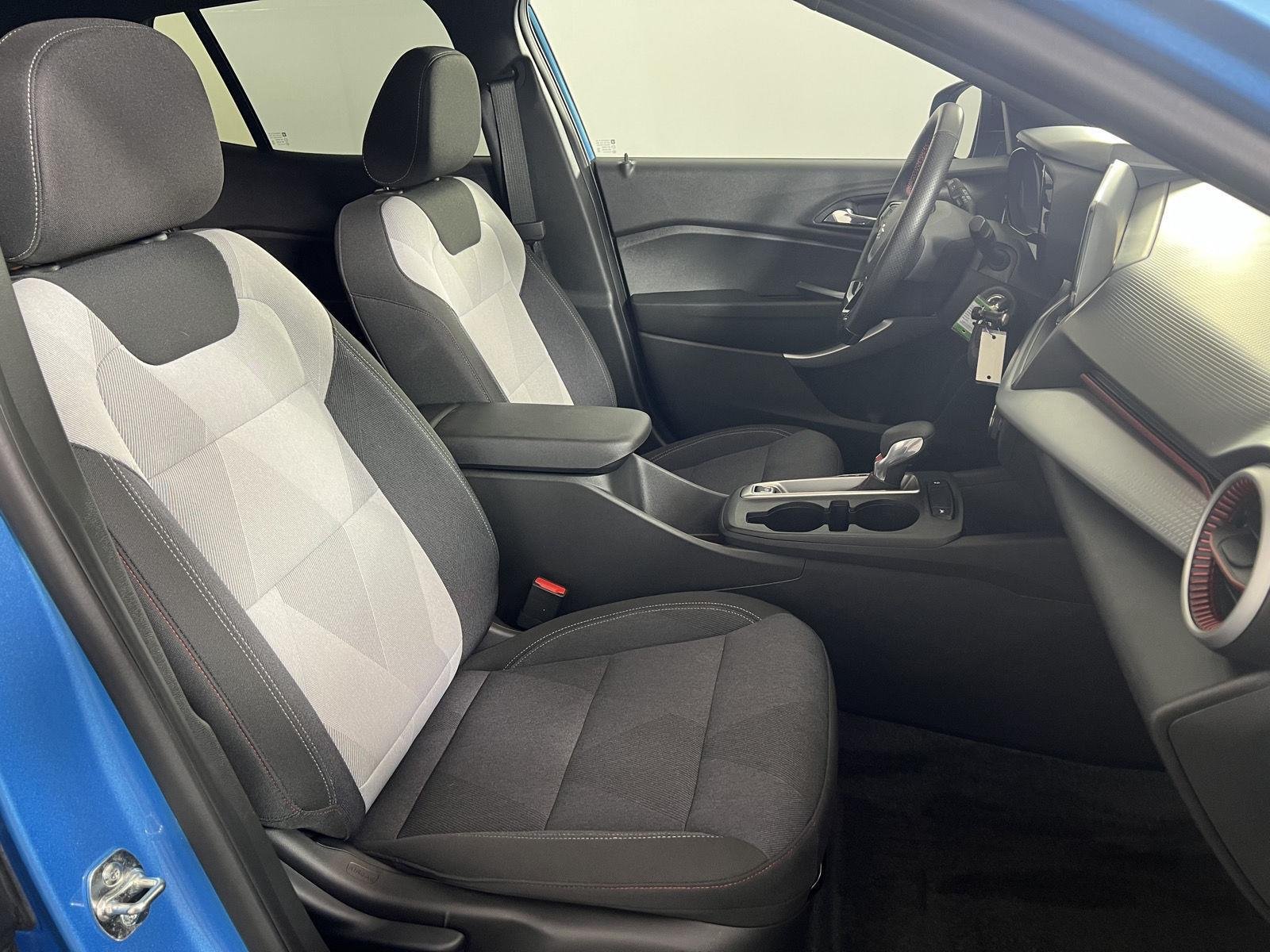 Used 2025 Marina Blue Metallic Chevrolet 1RS image 20