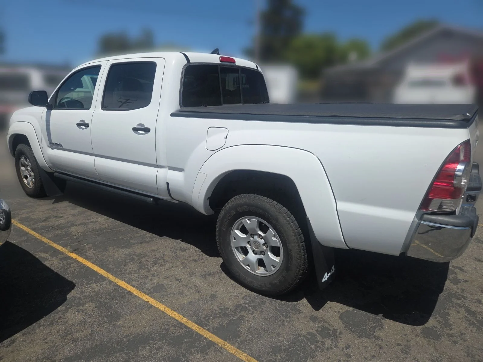 Used 2015 Super White Toyota Base image 11