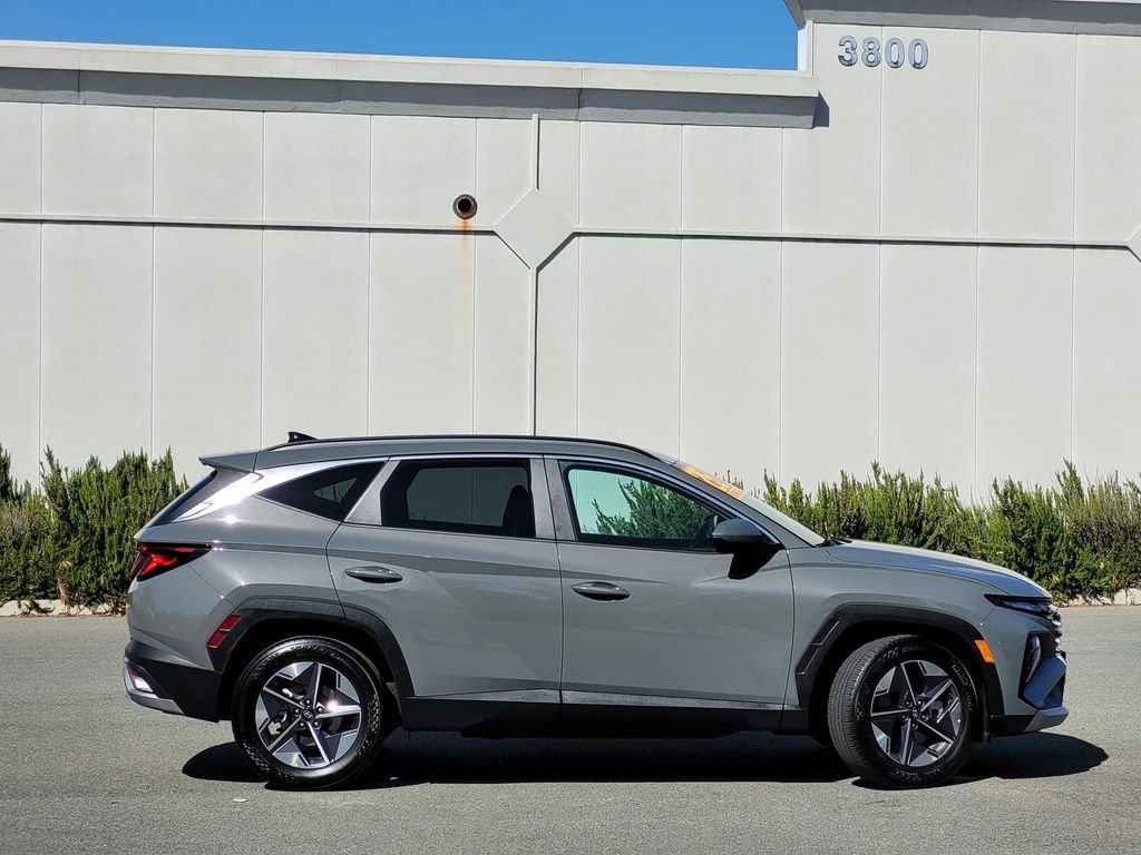Used 2025 Gray Hyundai SEL image 3