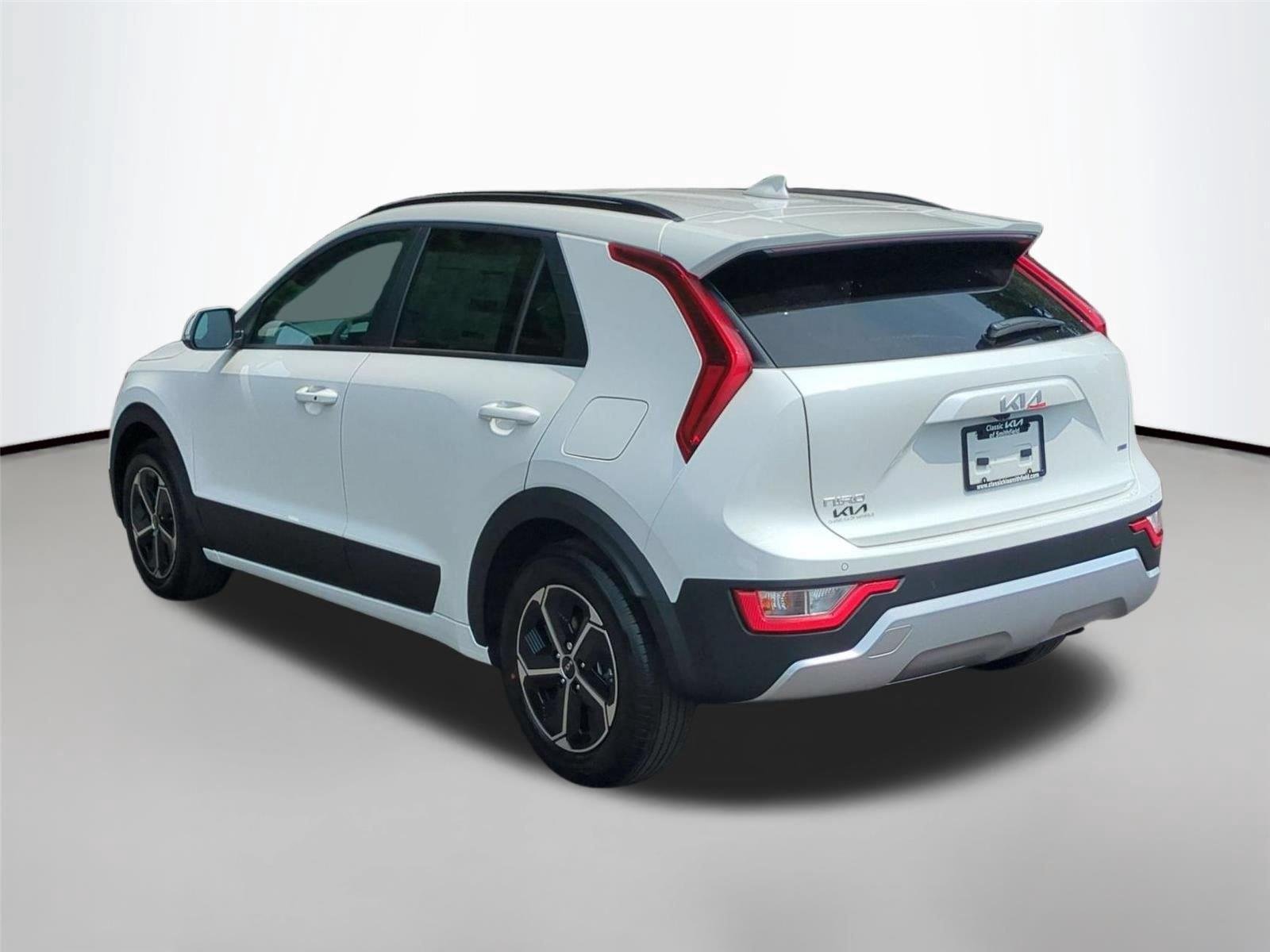 New 2026 Snow White Pearl Kia EX image 3