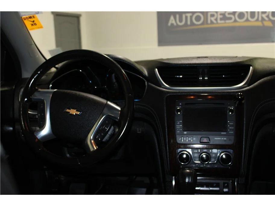 Used 2015 Tungsten Metallic Chevrolet LT image 14