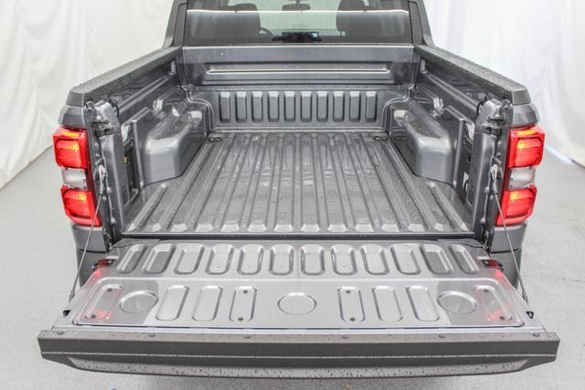 New 2026 Carbonized Gray Metallic Ford XLT image 8
