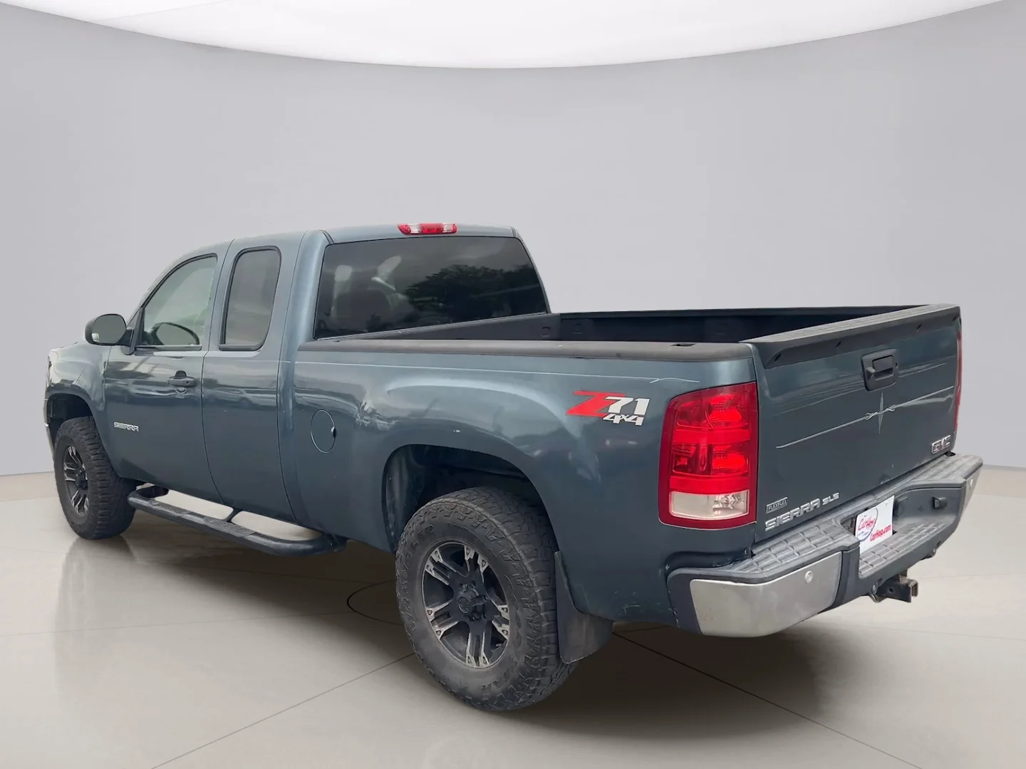 Used 2010 Grey Gmc SLE image 4