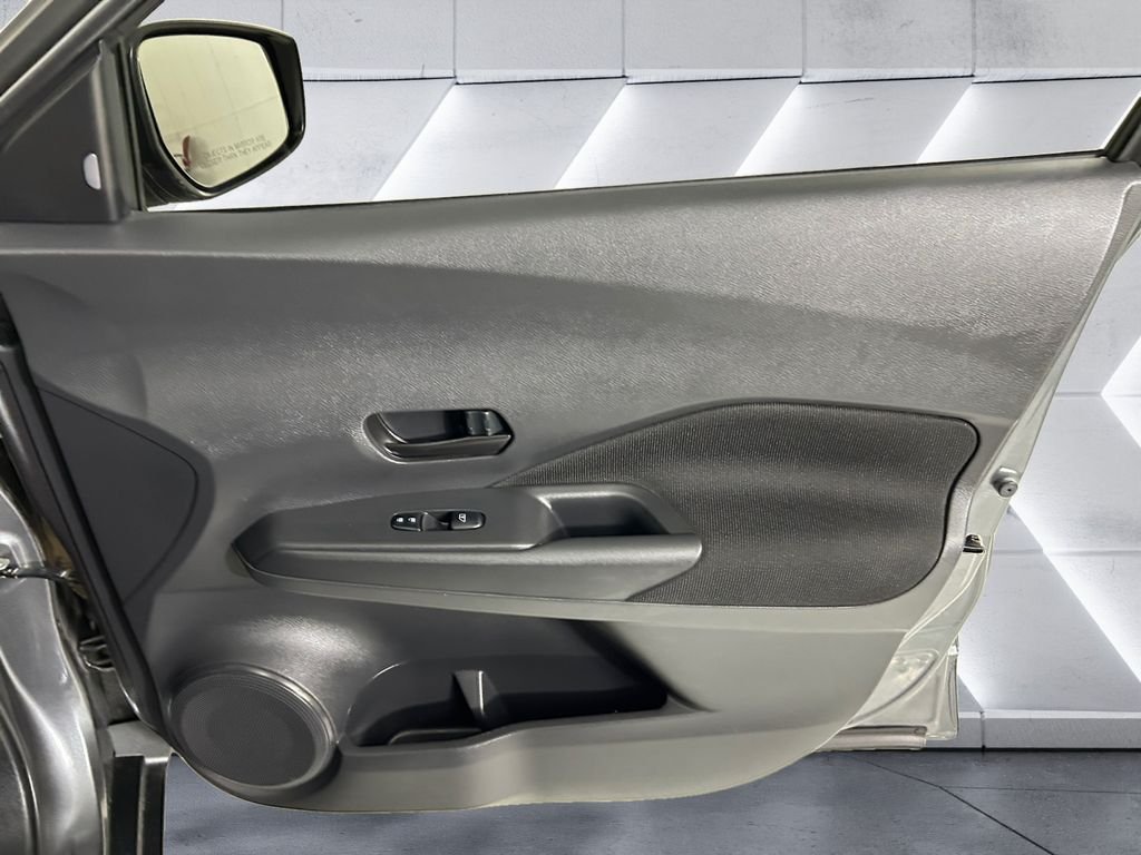 Used 2022 Gray Nissan S image 15