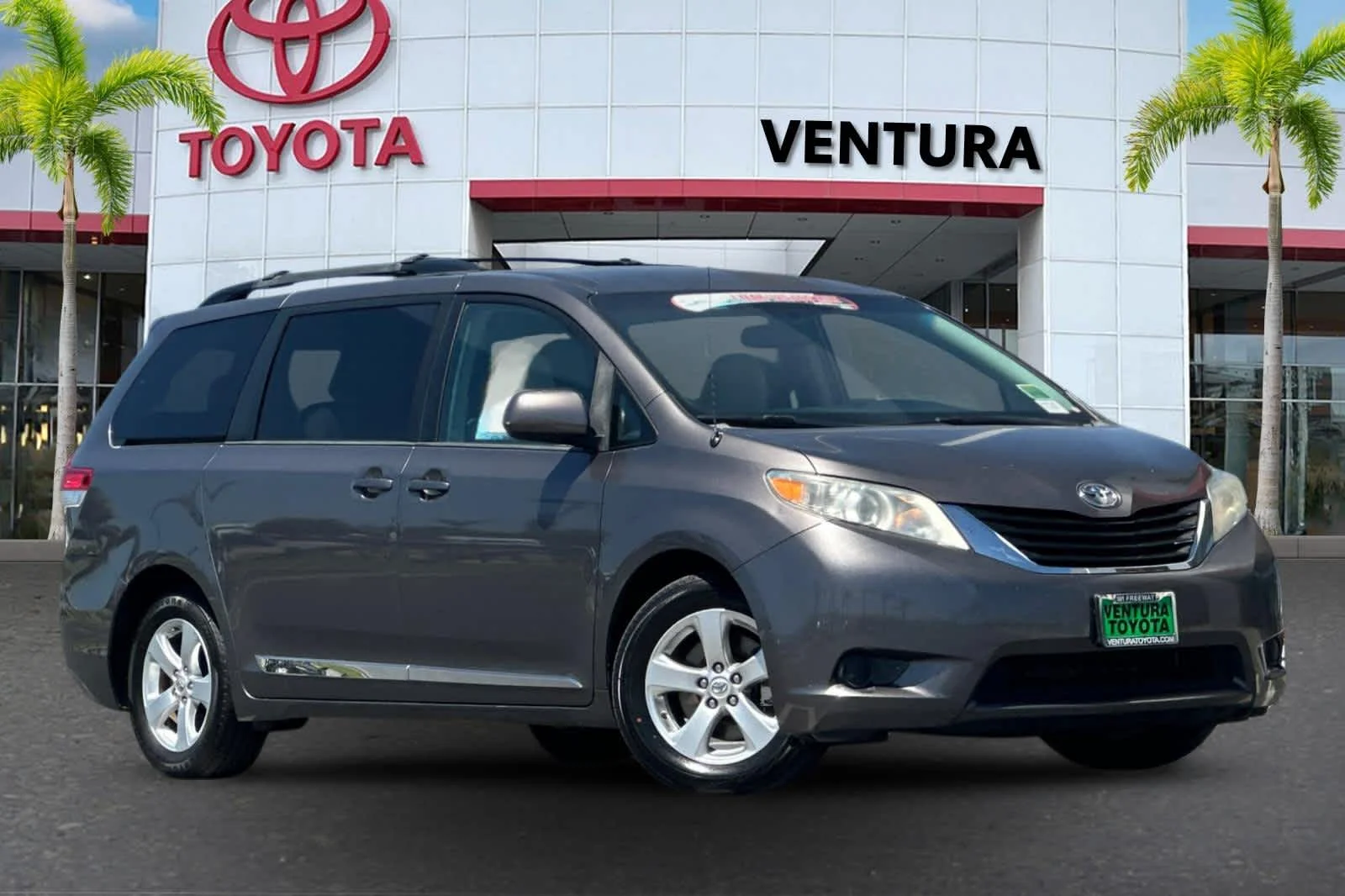 Used 2013 Toyota Sienna LE with VIN 5TDKK3DC5DS392209 for sale in Ventura, CA