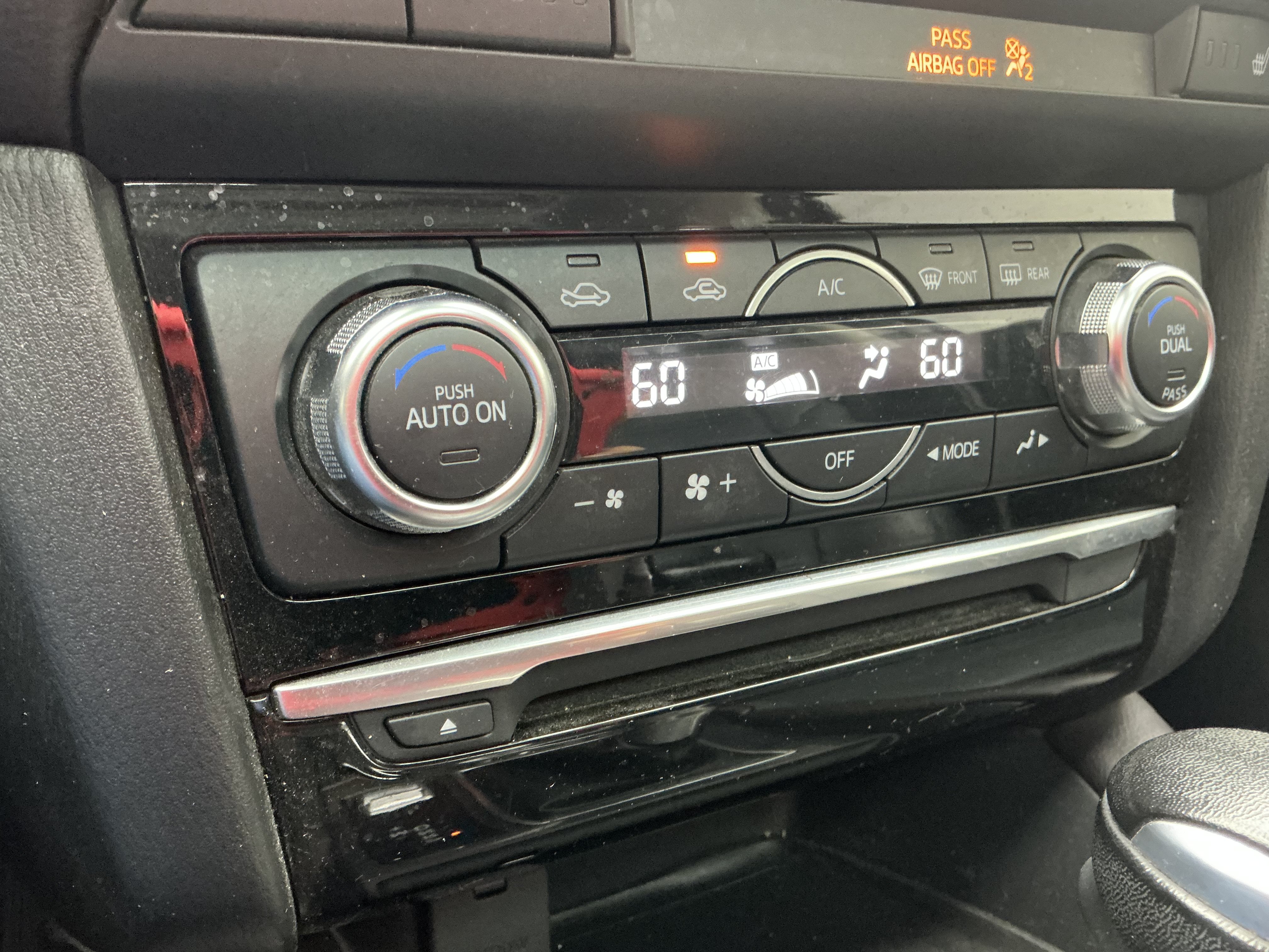 Used 2016 Jet Black Mica Mazda i Grand Touring image 12